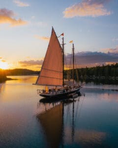 Sailing Maine the on Schooner J&E Riggin