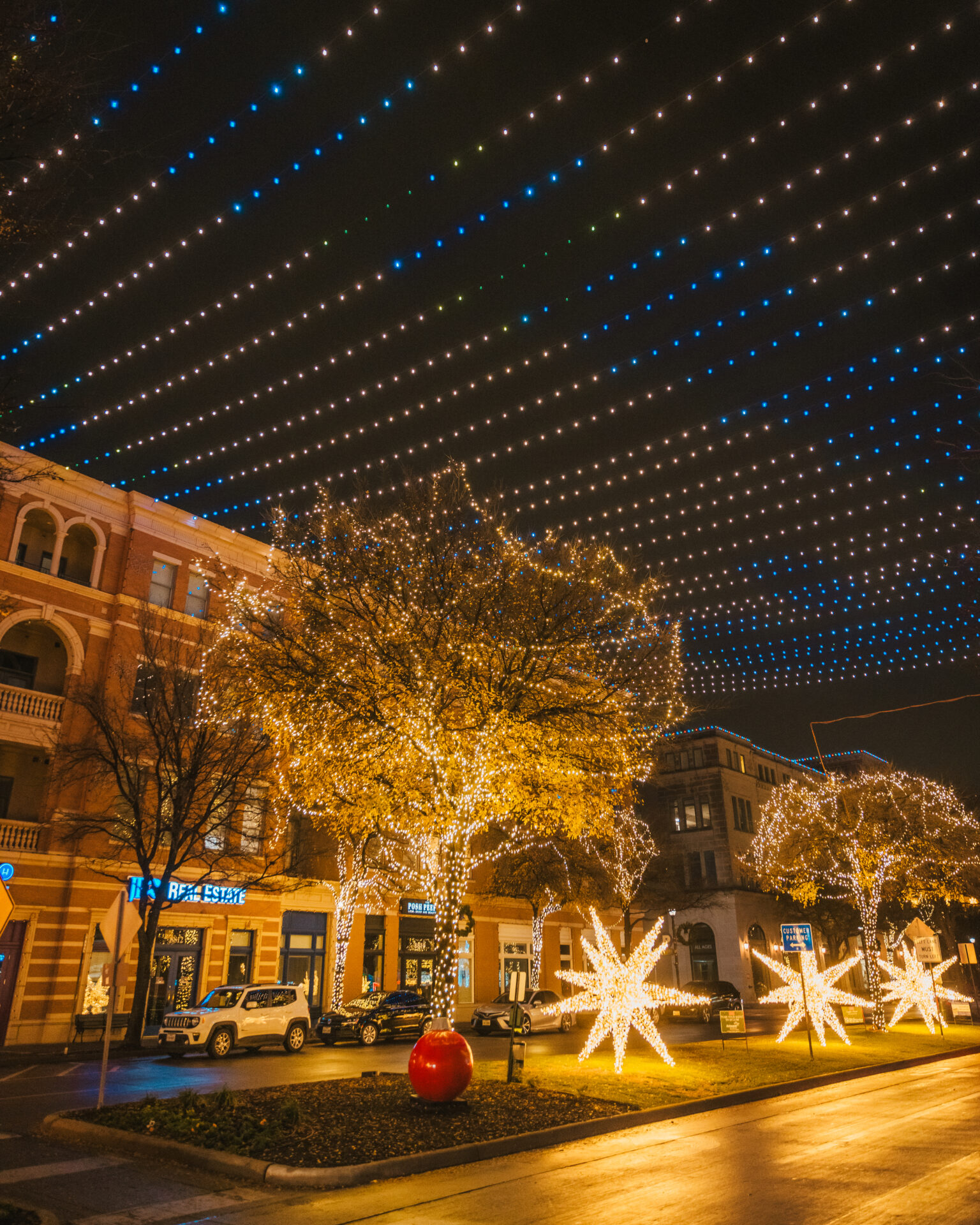 Frisco Square holiday light show